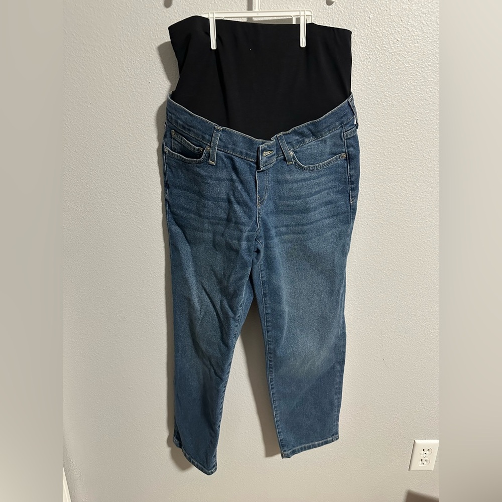 NWOT GAP Women's Maternity Jeans - 28 or 6 SHORT